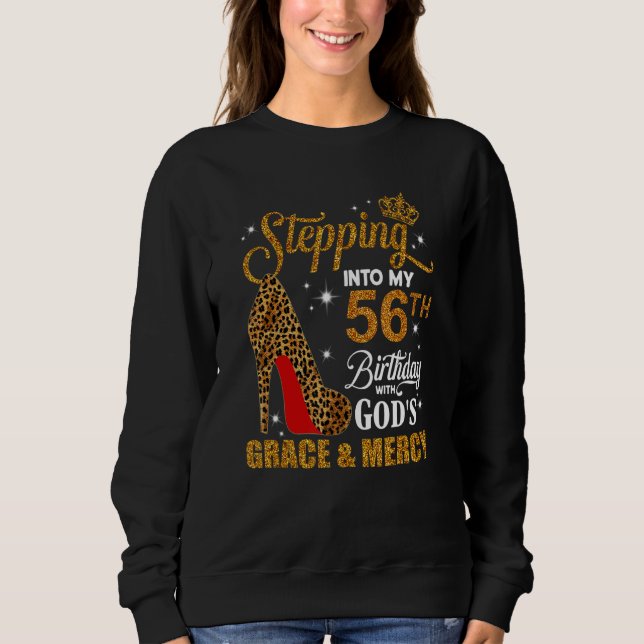 Camiseta Passando para o meu 56º aniversário com a Graça de (Frente)