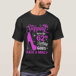 Camiseta Passando para o meu 62º aniversário com a graça