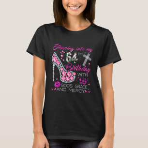 Camiseta Passando Para O Meu 64º Aniversário Com Deus S Gra