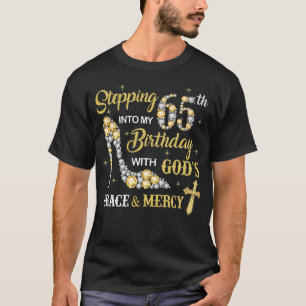 Camiseta Passando para o meu 65º aniversário com a Graça de
