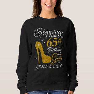 Camiseta Passando para o meu 65º aniversário com a Graça de