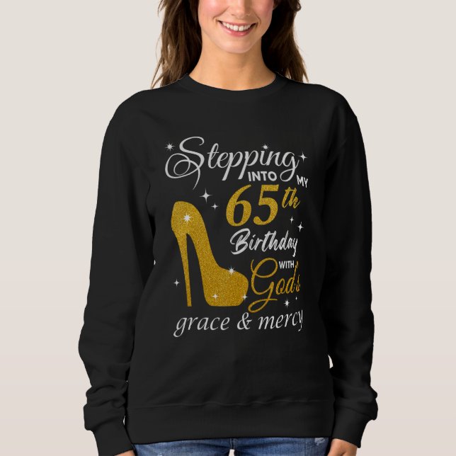 Camiseta Passando para o meu 65º aniversário com a Graça de (Frente)