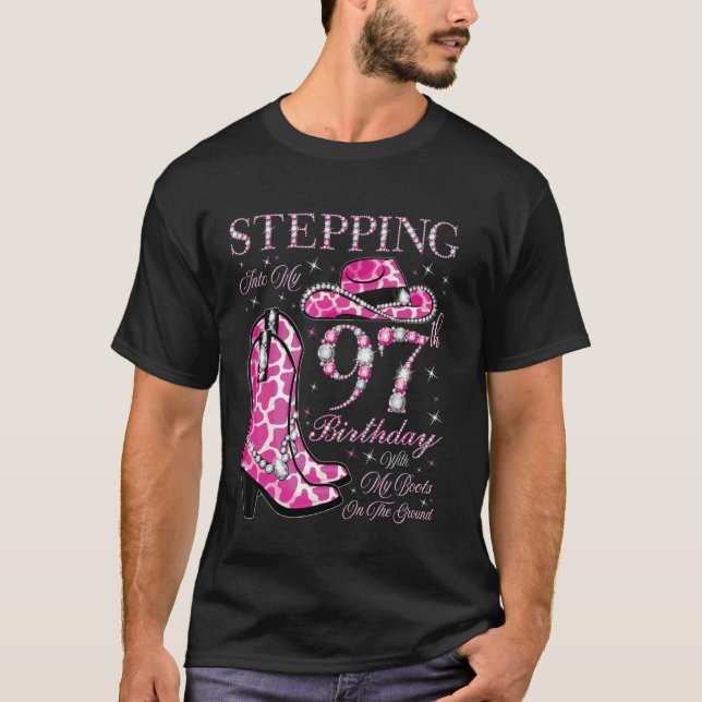 Camiseta Passando Para O Meu 97º Aniversário Com Minhas Bot (Frente)