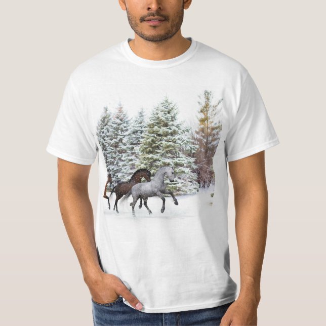 Camiseta Passando pela neve - Cavalos correndo (Frente)