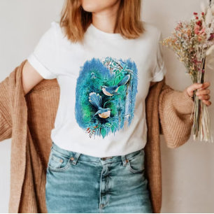 Camiseta Pássaros azuis-de-inverno pintando mulheres