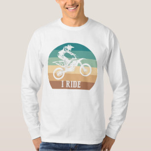 Camiseta Passear pela saia no estilo: É isso que eu faço, e
