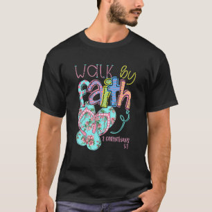 Camiseta Passear por Chinelos de Fé T 2 Corinthians 5:7 Chr