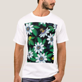 Camiseta Passionflower Black Background Floral Sem Costura