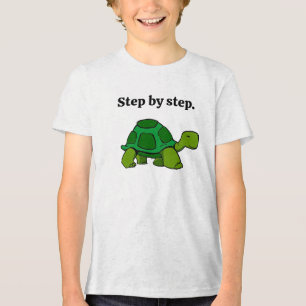 Camiseta Passo a Passo Cartoon Turtle, vitória persistente