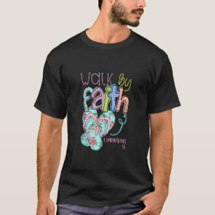 Camiseta Passo por Chinelos de Fé Tshirt 2 Corinthians 57 C