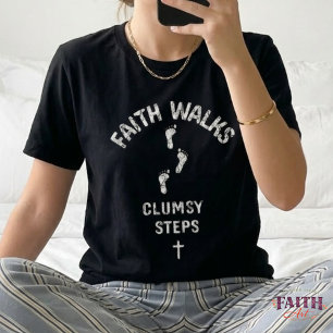 Camiseta Passos de Fé, Passos Desajeitados – Pegadas Cristã