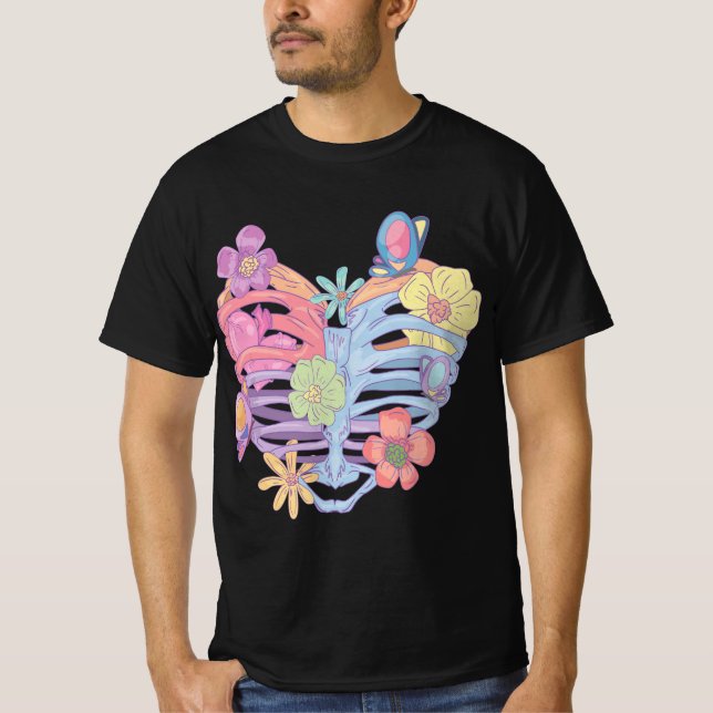 Camiseta Pastel Goth Heart Ribcage with Butterflies & Flowe (Frente)