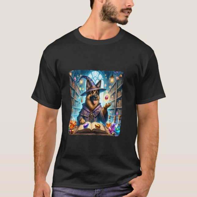 Camiseta Pastor Alemão Mago Transforma Itens Em Ovos. Cacho (Frente)