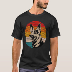 Camiseta Pastor Alemão Vintage Retro Listras Coloridas 70s