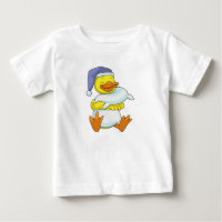 Pato na cama com touca de dormir