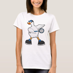 Camiseta Pato no Tênis com Tênis raquete e Boné