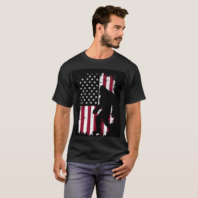 Camiseta Patriotic Bigfoot American Flag (Frente Completa)
