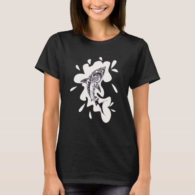 Camiseta Patterned exotic shark artwork black and white Meh (Frente)