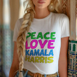 Camiseta Paz Amor Kamala Harris Eleição Cuta de Mulheres<br><div class="desc">Cute Peace Love Kamala Harris,  camiseta tricêntrica feminina para um democrata progressista que ama designs políticos coloridos e divertidos. Votem em Kamala para presidente nas eleições de 2024. Um design liberal divertido em cores brilhantes.</div>