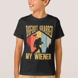Camiseta Pé-Grande Agarrado Meu Sasquatch De Churrasco Funn