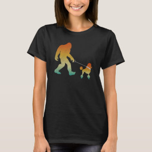 Camiseta Pé Grande Andando Poodle Engraçado Sasquatch Pet D