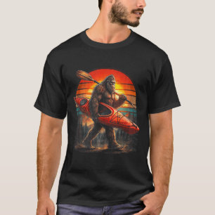 Camiseta Pé grande engraçado remando kayak pôr do sol retrô