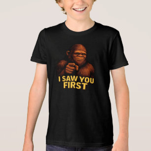 Camiseta Pé Grande Eu Vi Você Primeiro