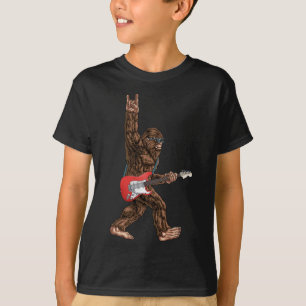 Camiseta Pé Grande Jogando Uma Pedra Elétrica De Violão Em