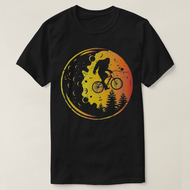 Camiseta Pé Grande Lua Fresca Bicicleta Sasquatch Men Crian (Frente do Design)