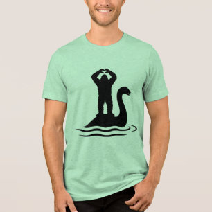 Camiseta Pé-Grande Monstro do Lago Ness