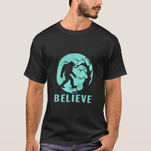 Camiseta Pé Grande Na Lua Acredita