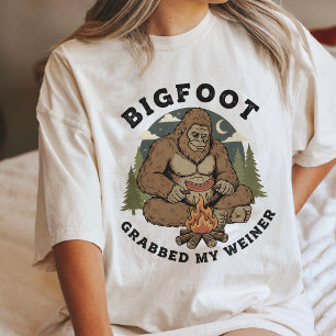 Camiseta Pé Grande Pegou Meu Cachorro Quente Fogueira Acamp