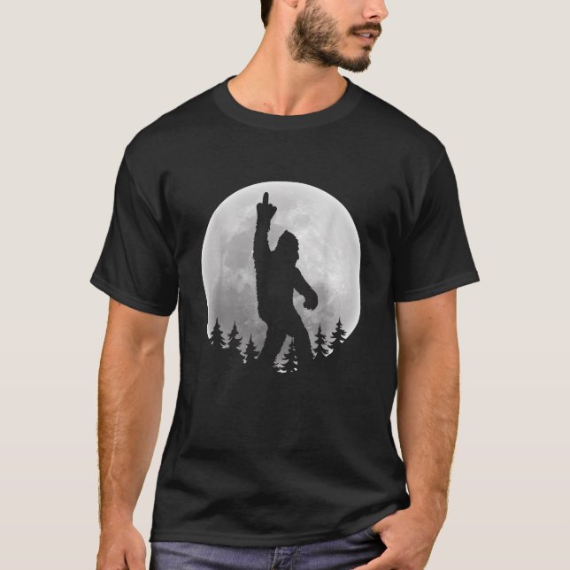 Camiseta Pé-grande Sasquatch com dedo médio e lua cheia (Frente)