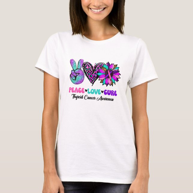 Camiseta Peace Love Cure Blue Ribbon Thyroid Cancer Awarene (Frente)