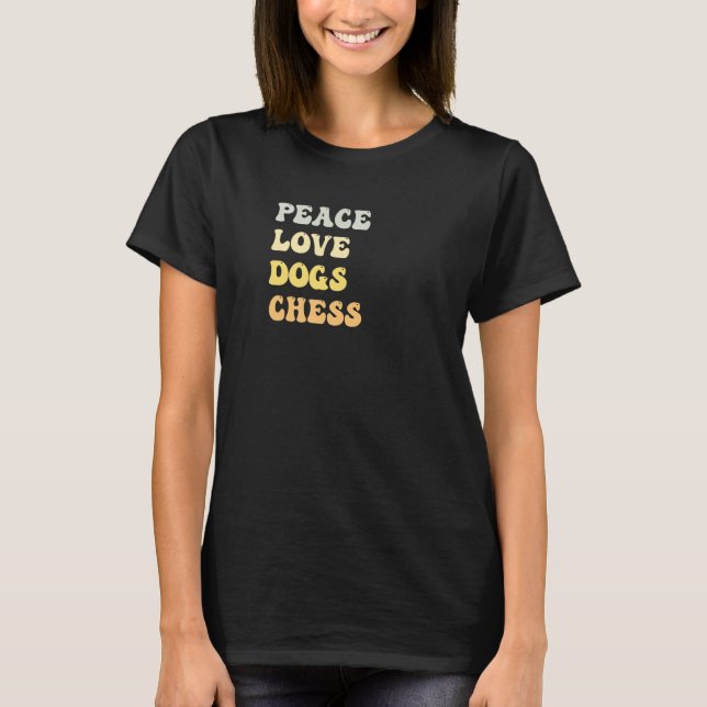 Camiseta Peace Love Dogs Chess Retro (Frente)
