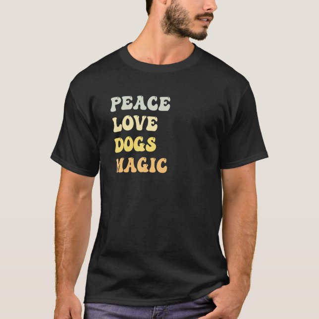 Camiseta Peace Love Dogs Magic Retro (Frente)