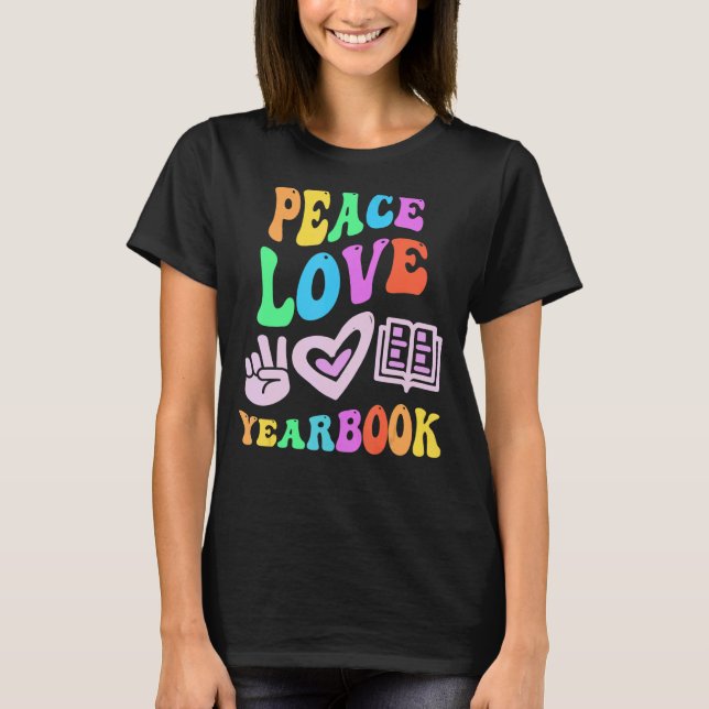 Camiseta PEACE LOVE YEARBOOK Editor Retrovisor Professor Gr (Frente)