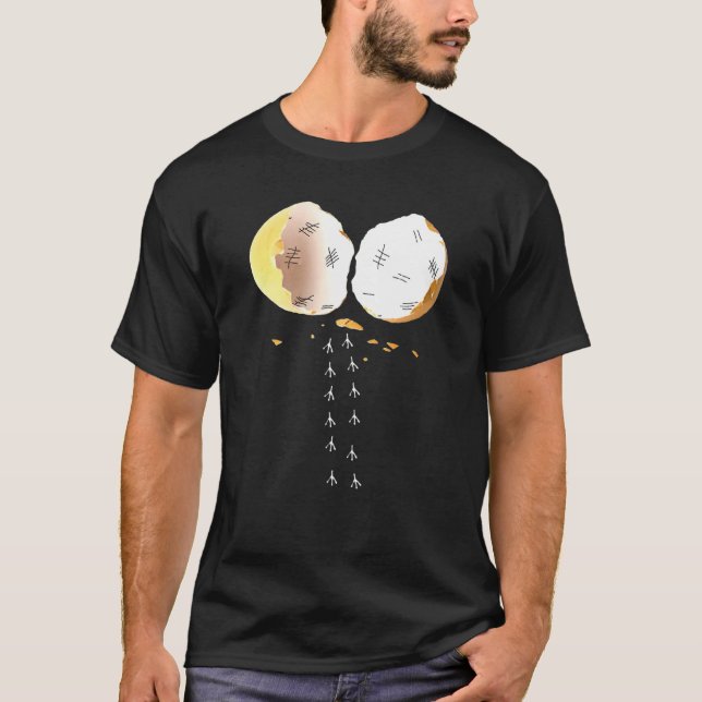 Camiseta Pegadas de Galinha Deixando Ovo Quebrado (Frente)