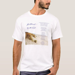 Camiseta pegadas na areia