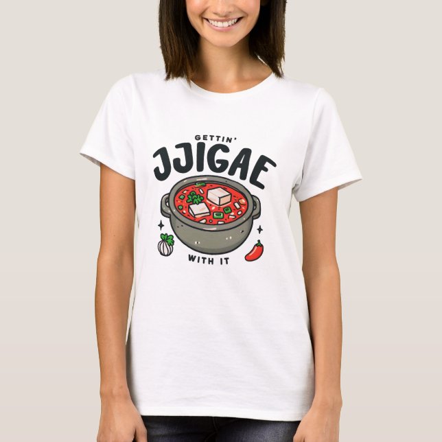 Camiseta Pegando Jjigae Com O Mosto Kimchi Coreano (Frente)