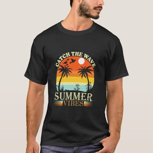 Camiseta Pegue as Vibrações de Verão da Onda (Frente)