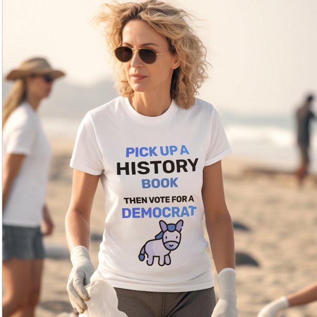 Camiseta Pegue um Livro de História. Então, vote em um demo (Criador carregado)