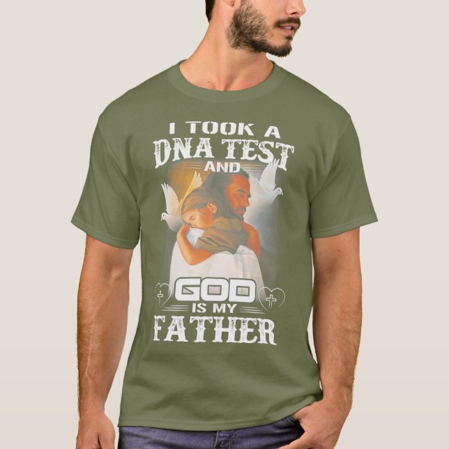 CAMISETA PEGUEI UM TESTE DE DNA E DEUS É MEU PAI (Frente)