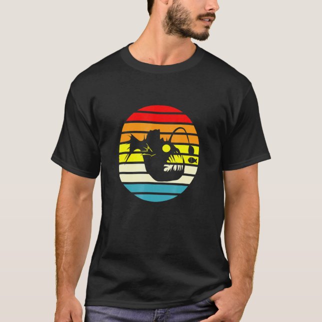 Camiseta Peixe-Anzol Comendo Isca -- Pesca Marítima Profund (Frente)