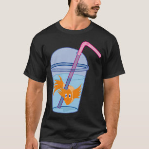Camiseta peixe nadando em um copo de água