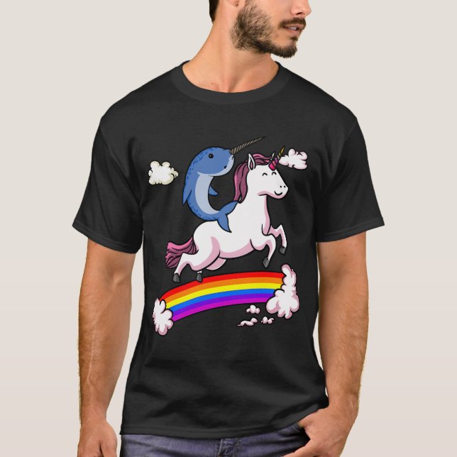 Camiseta Peixe Narval Cavalgando Unicórnio (Frente)