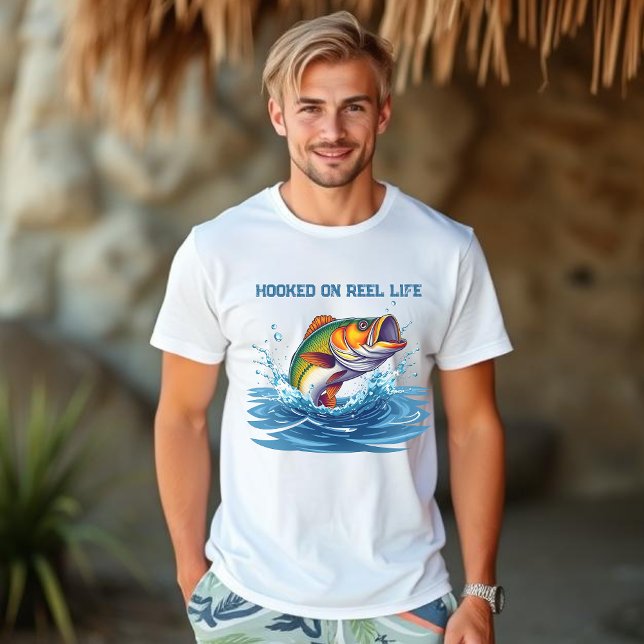 Camiseta Peixe viciado em Reel Life-Pescador Core- (Hooked On Reel Life-Fish jumping out of the water-T shirt for Men-Fisherman Core Surf Fishing Summer)
