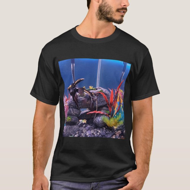 Camiseta Peixes Coloridos No Aquário (Frente)