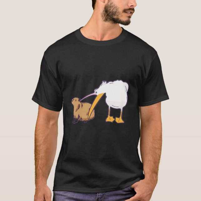 Camiseta Pelican tenta comer Capybara Funny Cute Kawaii Me (Frente)