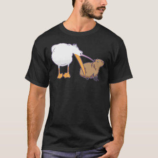 Camiseta Pelican Tries to Eat Capybara Funny Cute Meme Clas